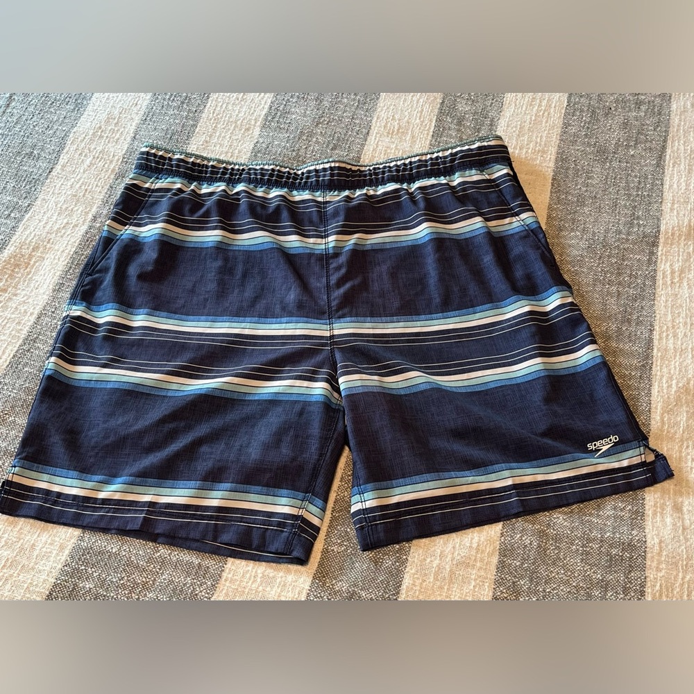 Speedo Mens SZ XXL Blue Striped Swim Trunks Shorts 
Lined 2 Front 1 Back Pocket